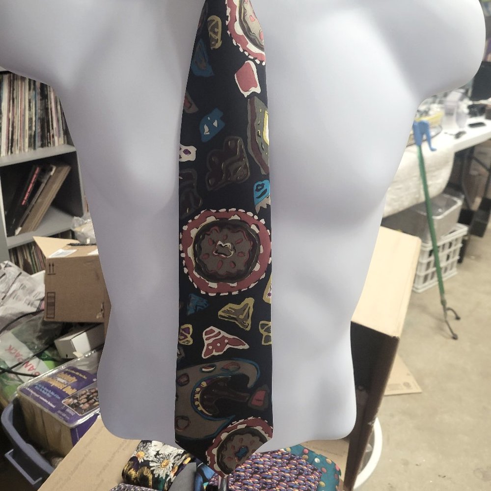 SCENARIO 100% SILK TIE NECKTIE ABSTRACT SHAPES